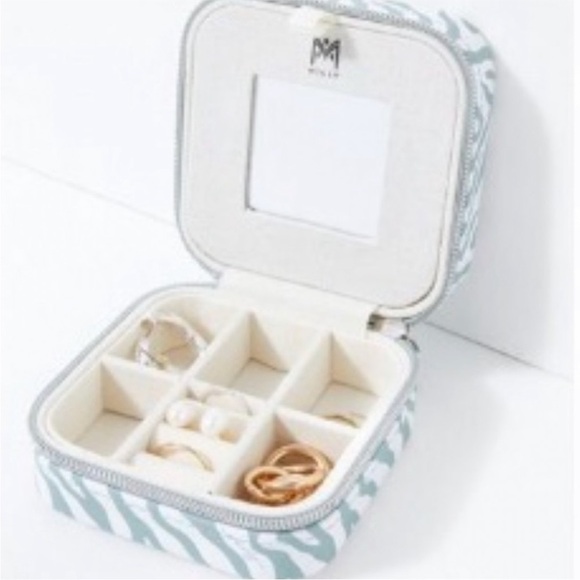 🩷 Milly Blue Zebra Travel Portable Jewelry Case Storage Organizer Clean & Chic 💎 - Picture 3 of 14